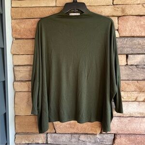 JW Style long sleeve safari green relaxed fit shirt Women Small EUC